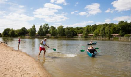 lac du bois bardelet avec canoë